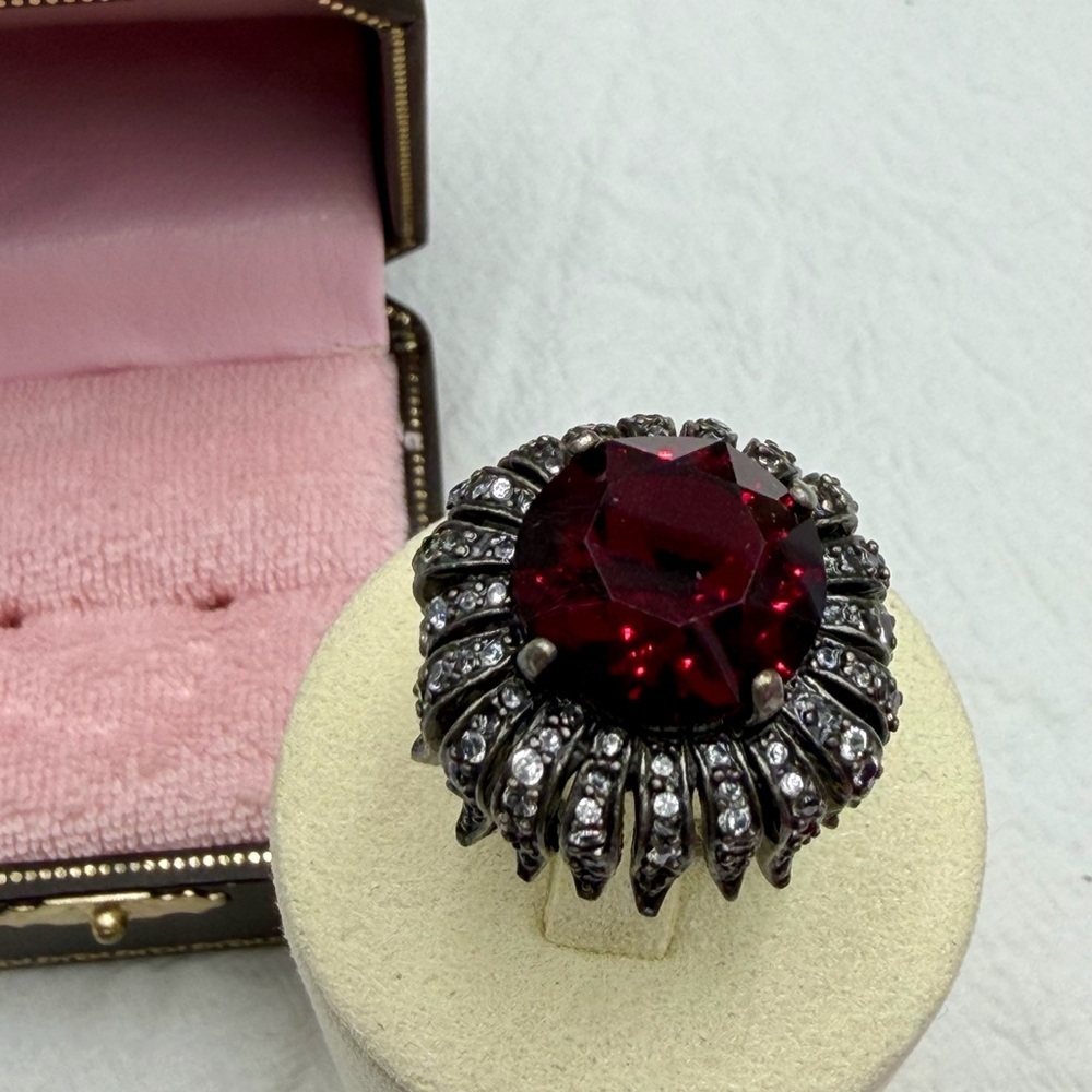 Juicy Couture Ruby Flower Ring size 6 gun metal finish #427R